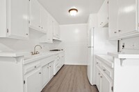 11TH918 in Santa Monica, CA - Building Photo - Interior Photo