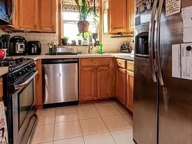 1147 Neill Ave in Bronx, NY - Building Photo