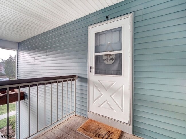 61 Eton Way in Franklin Township, NJ - Building Photo - Building Photo