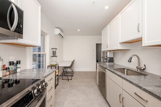 363 Miller Ave, Unit #6 in Portsmouth, NH - Building Photo - Building Photo