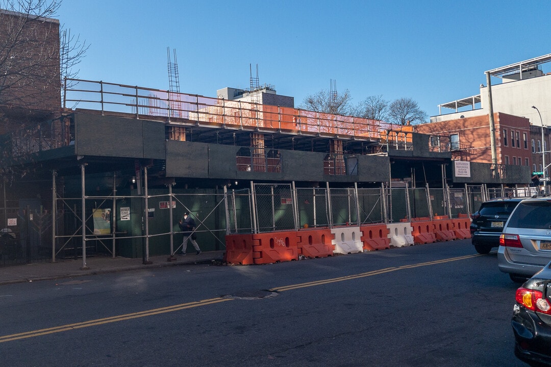 Lefferts Square Condominiums in Brooklyn, NY - Building Photo