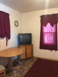 308 E Spruce St photo'