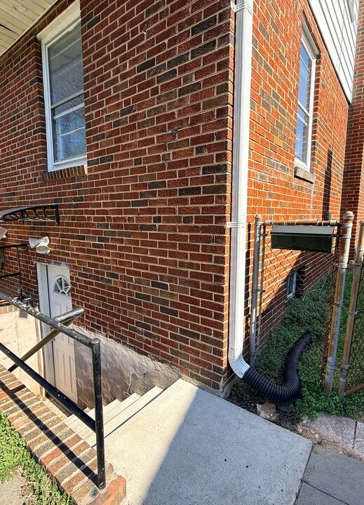 8714 Edmonston Rd in Berwyn Heights, MD - Building Photo