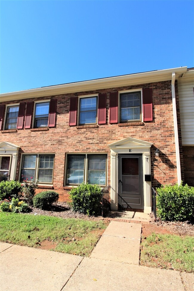 1239 Archdale Dr in Charlotte, NC - Building Photo - Building Photo