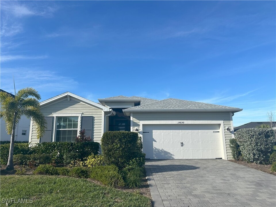 17692 Winding Wood Ln in Punta Gorda, FL - Foto de edificio