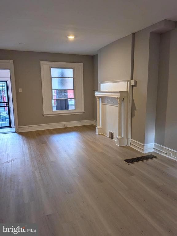 123 N Peach St in Philadelphia, PA - Building Photo - Building Photo