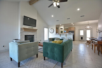8901 Winfield Ave in Lubbock, TX - Foto de edificio - Building Photo