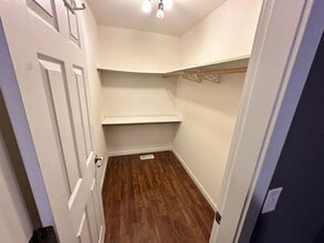 414 5th Ave NW in Minot, ND - Building Photo - Building Photo