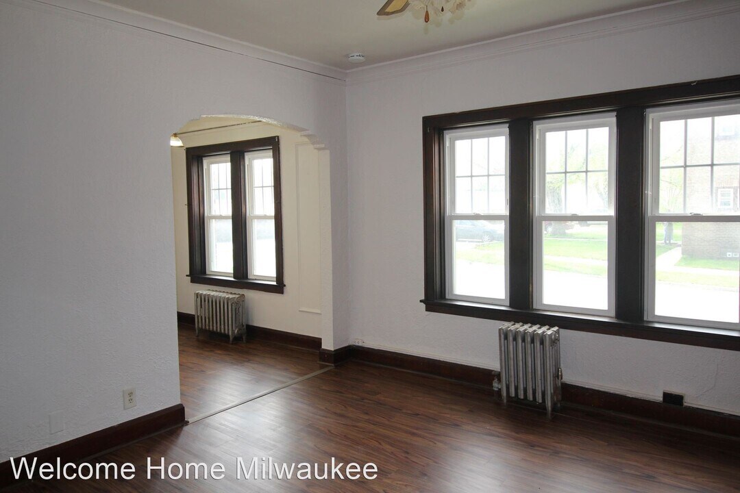 502 N 39th St in Milwaukee, WI - Building Photo