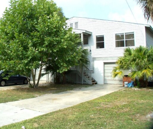 7030 Oelsner St in Port Richey, FL - Building Photo