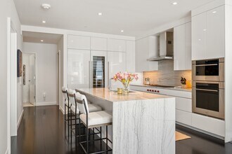 150 Seaport Blvd in Boston, MA - Building Photo - Building Photo