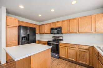 1150 S Chester St in Denver, CO - Building Photo - Building Photo