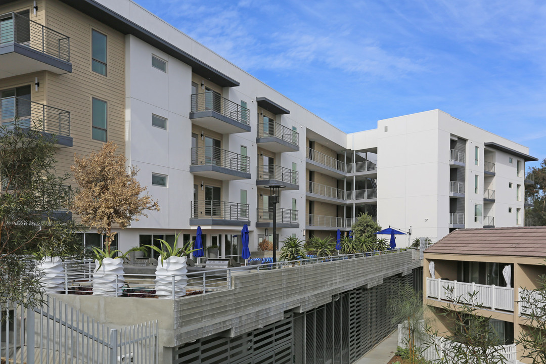 Modernaire Luxury Apartments in San Diego, CA - Building Photo