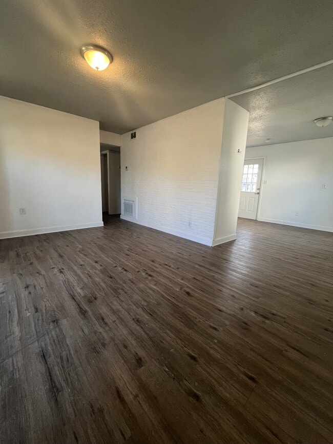 715 St Barbara Ln in Sauget, IL - Building Photo - Building Photo