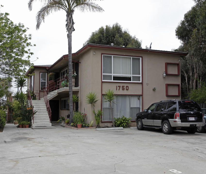 1750 12th St in Santa Monica, CA - Foto de edificio