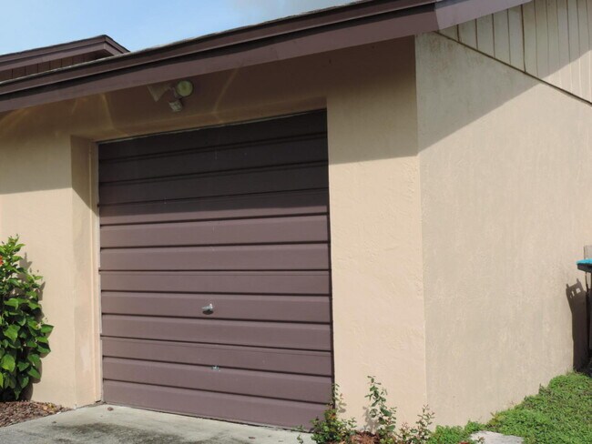 1571 Charles Blvd NE in Palm Bay, FL - Building Photo - Building Photo