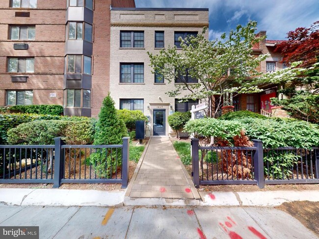 property at 1821 T St NW