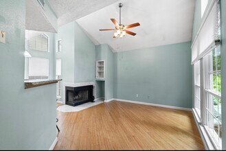 319 Carriage Crossing Ln in Middletown, CT - Building Photo - Building Photo