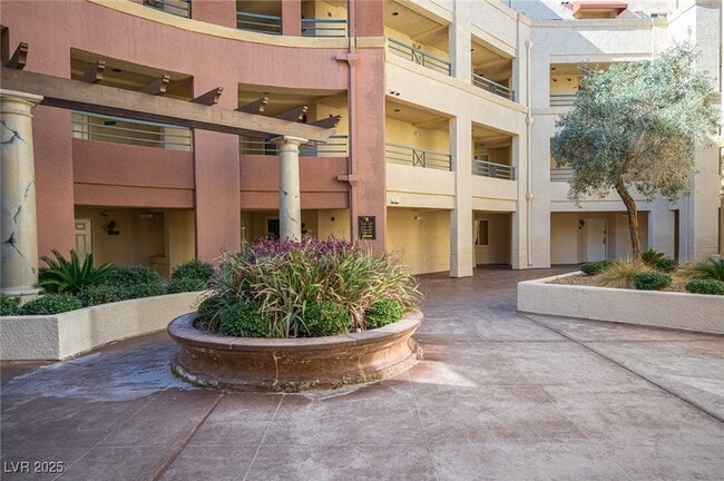 220 E Flamingo Rd, Unit 129 in Las Vegas, NV - Building Photo - Building Photo