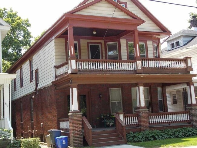 374 Morris St, Unit 2ND FLOOR 5 BEDROOM in Albany, NY - Building Photo - Building Photo