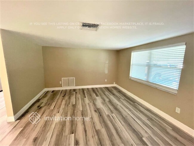 7250 Magnolia Valley Dr in New Port Richey, FL - Building Photo - Building Photo