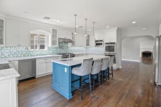 2682 E Villa St in Pasadena, CA - Building Photo - Building Photo