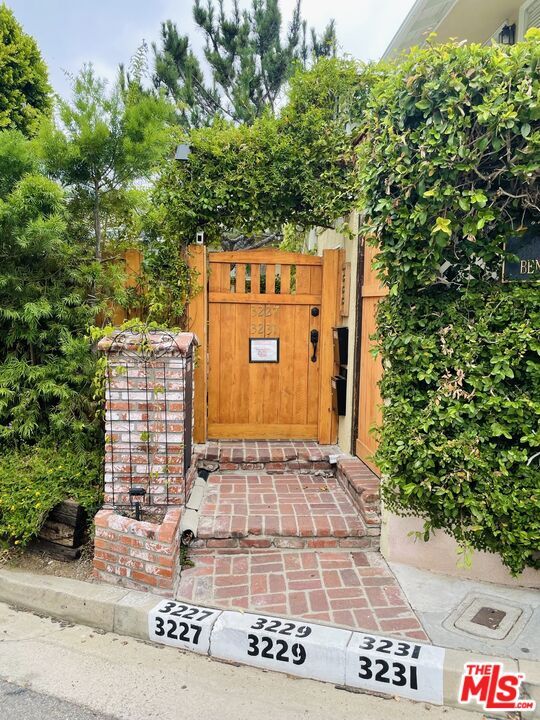 3227 Bennett Dr in Los Angeles, CA - Building Photo - Building Photo