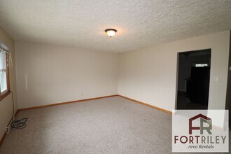 519 Maple St in Junction City, KS - Building Photo - Building Photo