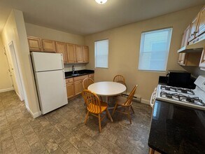 220 Middlesex Ave in Somerville, MA - Building Photo - Building Photo