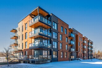 975 Des Rivières Rte in Lévis, QC - Building Photo - Building Photo