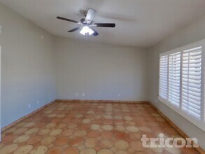 4809 W Cochise Dr in Glendale, AZ - Building Photo - Building Photo