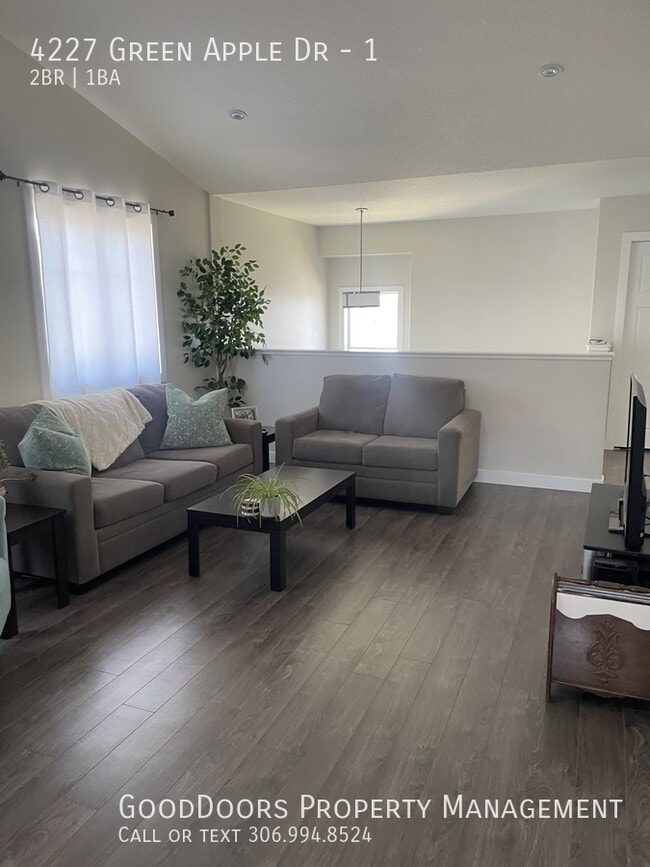 4227 Green Apple Dr in Regina, SK - Building Photo - Building Photo