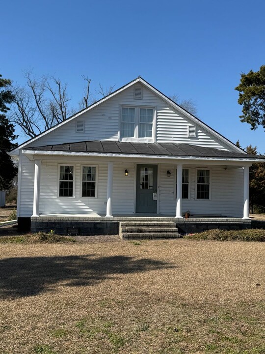 4926 Brothers Rd in La Grange, NC - Building Photo