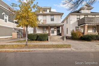 951 Fulton St W in Grand Rapids, MI - Building Photo - Building Photo