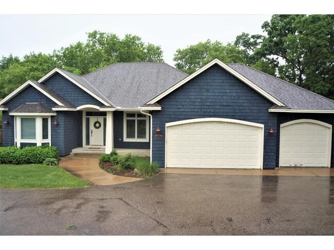 property at 15195 Wayzata Blvd