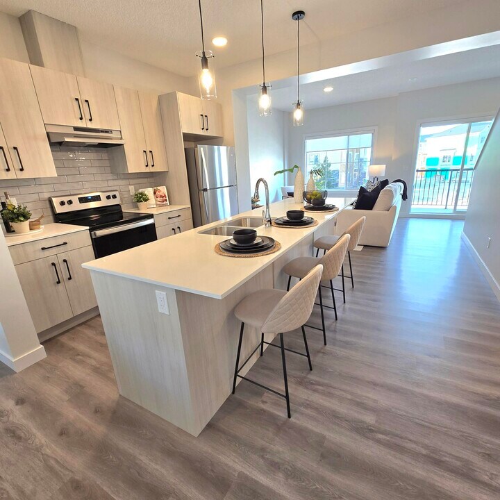3640-139 139 Ave NW in Edmonton, AB - Building Photo