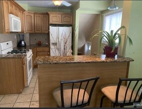 1153 Queen Anne Rd in Teaneck, NJ - Foto de edificio - Building Photo