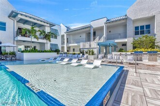 201 8th St S in Naples, FL - Building Photo - Building Photo