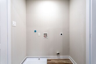 448 Abigail Aly in San Antonio, TX - Building Photo - Building Photo