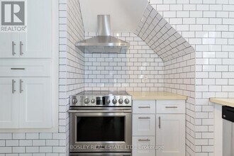 308 S Kingsway in Toronto, ON - Building Photo - Building Photo