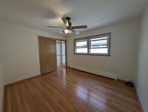 6537 N Natoma Ave, Unit 2 in Chicago, IL - Foto de edificio - Building Photo