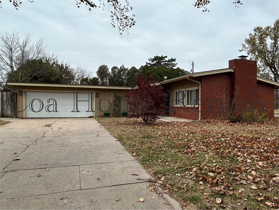 2493 N Coolidge Ave in Wichita, KS - Building Photo