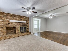 512 Bluebonnet Dr in Hurst, TX - Building Photo - Building Photo