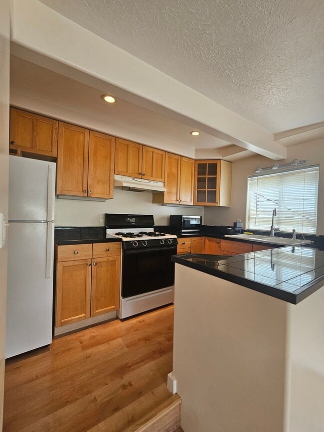 property at 99-682-682 Kahilinai Pl