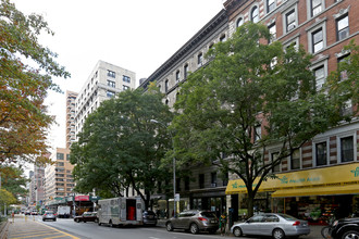 2601-2607 Broadway in New York, NY - Foto de edificio - Building Photo