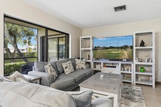 15 Lexington Ln E in Palm Beach Gardens, FL - Building Photo - Building Photo