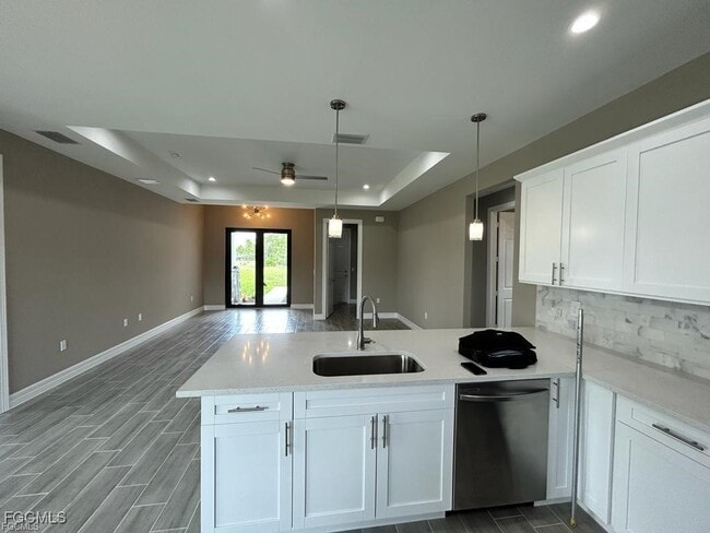 property at 4827 Everglades Blvd N