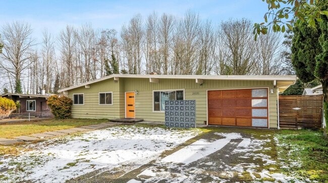 26510 19th Pl S in Des Moines, WA - Foto de edificio - Building Photo