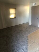 205 E Dunklin St in Jefferson City, MO - Building Photo - Building Photo