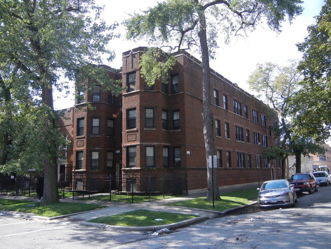 8000 S Justine St in Chicago, IL - Building Photo - Building Photo